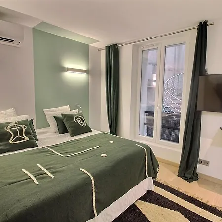 S18903 - 1 Personne à Appartement Paris